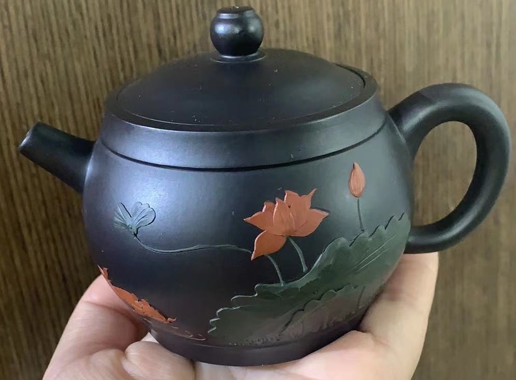 Чайник глиняный «Золотой лотос». Цена: 5&nbsp;040 ₽ руб.