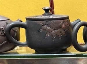 Глиняный чайник из Циньчжоу, Гуанси "Цветок солнца". Цена: 21&nbsp;910 ₽ руб.