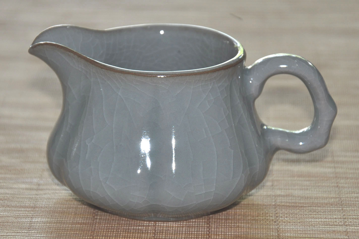 Китайский селадоновый чайный фарфор (Циньци 青瓷)