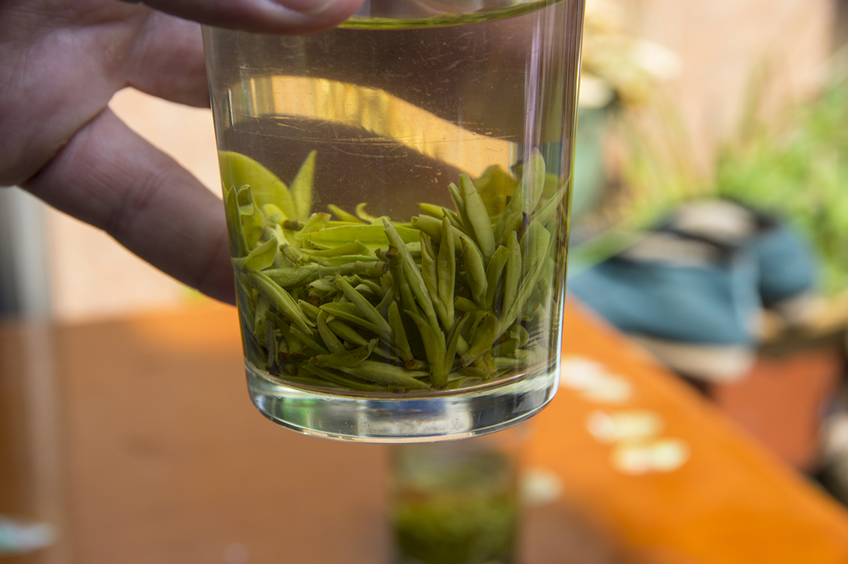Зеленый чай Лунцзин или Лун Цзин (龙井 - Колодец дракона)