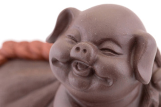 Чайная игрушка «Поросёнок с денежным мешком». Цена: 2 230 ₽ руб.