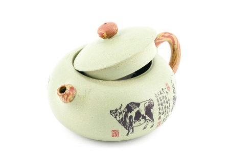 Чайник из Исин, Цзянсу "Десять животных". Цена: ₽5,800 руб.