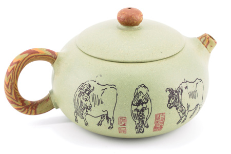Чайник из Исин, Цзянсу "Десять животных". Цена: ₽5,800 руб.