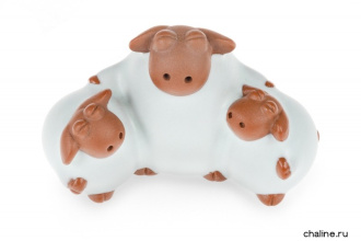 Игрушка из селадонового фарфора «Овечки». Цена: 480 ₽ руб.