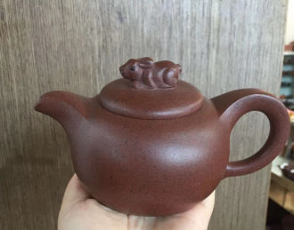 Чайник глиняный «Лунный кролик». Цена: 2&nbsp;450 ₽ руб.