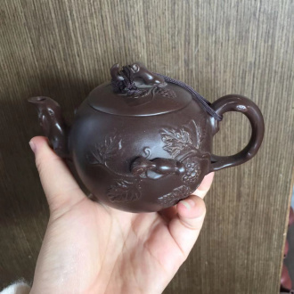 Чайник глиняный «Виноградная лоза». Цена: 2&nbsp;450 ₽ руб.