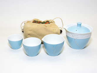Travel set "Golden Flower". Цена:  руб.