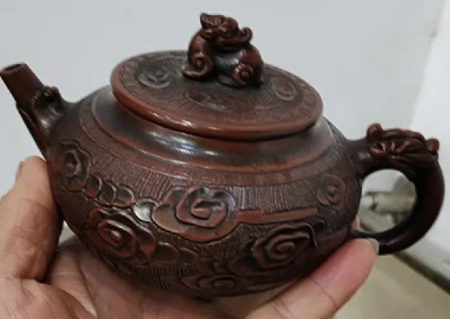 Чайник из исинской глины мастера Линь Ючжэнь «Успех!». Цена: 15 170 ₽ руб.