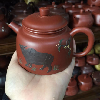 Чайник глиняный «Чёрный бык». Цена: 6&nbsp;200 ₽ руб.