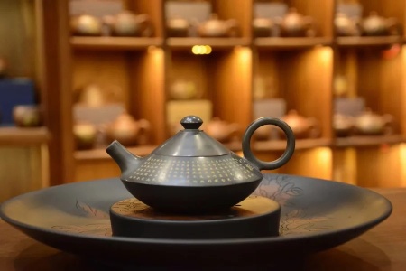 Глиняный чайник «Правильный». Цена: 14 200 ₽ руб.