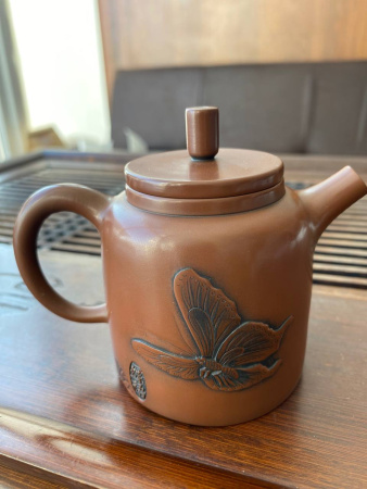 Глиняный чайник из Цзяньшуй, Юньнань "Бабочка", 150 мл. Цена:  руб.