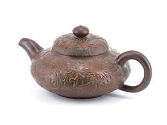 Глиняный чайник из Циньчжоу, Гуанси "Лиловые лотосы", 170 мл. Цена: 17 210 ₽ руб.