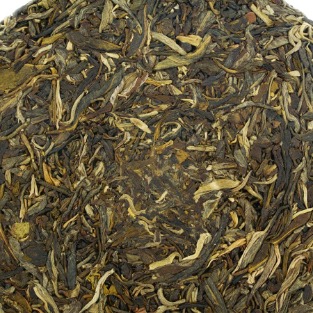 Прессованный шэн пуэр - Шэн пуэр 2020 г. «Деревня ветров» завода «Чашуван» 357 г, 