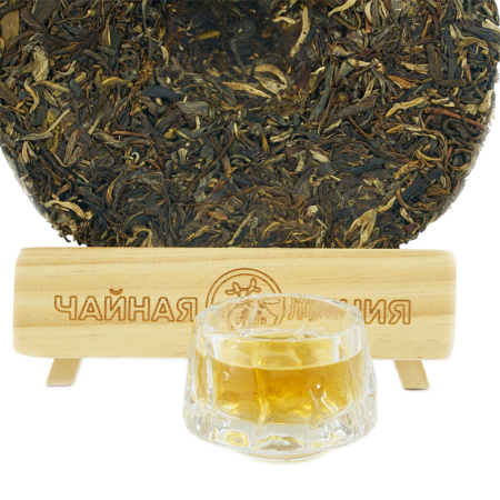 Прессованный шэн пуэр - Шэн пуэр 2020 г. «Деревня ветров» завода «Чашуван» 357 г, 