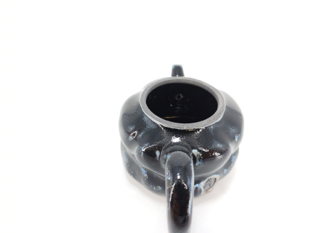 Глиняный чайник ручной работы "Плод вдохновения" мастера Хуан Жунхуа в стиле Сино. Цена: 19 470 ₽ руб.